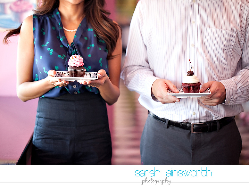 houston-engagement-photographer-sugarbabys-cupcakes-houston-engagement-pictures01