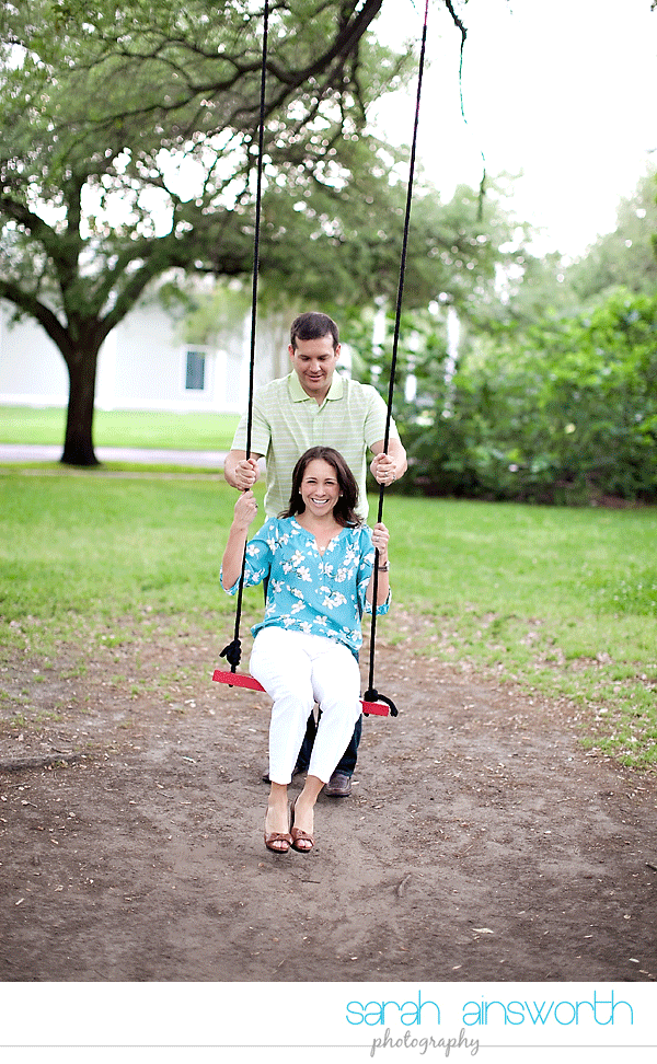 heights-couples-shoot-anniversary-shoot-colorful-balloons-menil-collection-veronica-patrick17