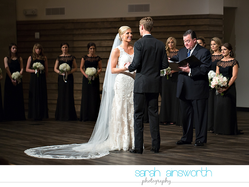 houston-wedding-photographer-junior-league-of-houston-wedding-grace-bible-church-wedding030