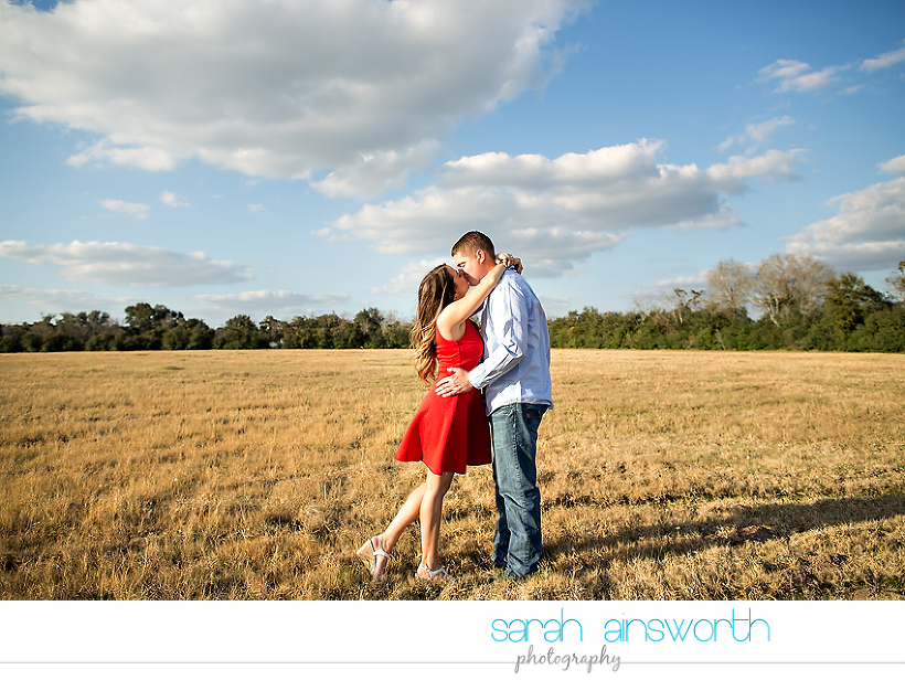 tomball-wedding-photographer-rustic-houston-wedding-venue-moffitt-oaks-wedding-rustic-engagement002